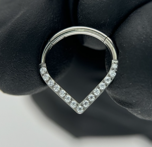 Aimia V Gemmed Clicker Ring